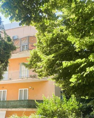 Appartamento di 97 m² con 3 locali e box auto a Ro