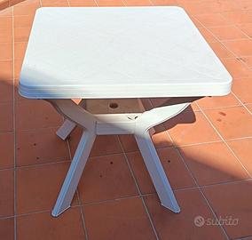 Tavolo di plastica