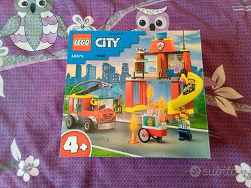Lego City 60375 Caserma dei Pompieri e Autopompa 