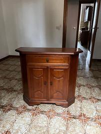 Piccola credenza in legno