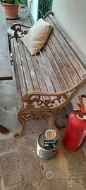 Panchina in legno e ferro battuto