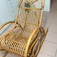 Poltrona a dondolo in vimini
