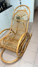 Poltrona a dondolo in vimini