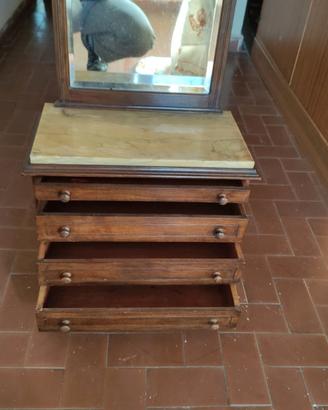 Cassettiera con specchiera per casa delle bambole