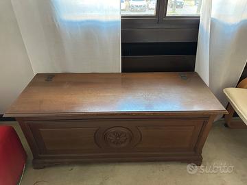 Cassettone in legno pregiato