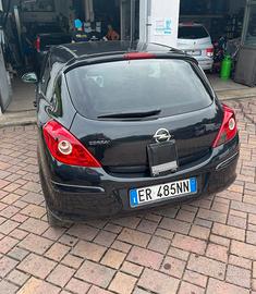 Auto usata, Opel Corsa del 2013, nera, tre porte