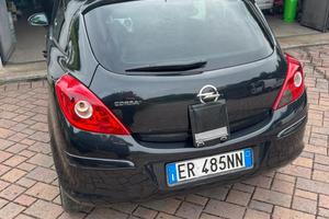 Auto usata, Opel Corsa del 2013, nera, tre porte