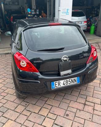 Auto usata, Opel Corsa del 2013, nera, tre porte