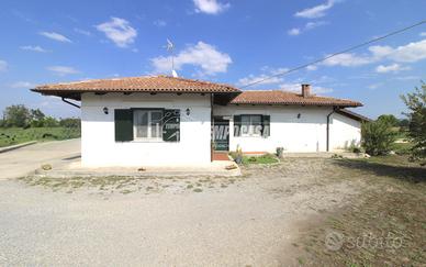 VILLETTA INDIPENDENTE CON GIARDINO!