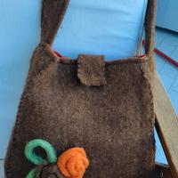 BORSA ARTIGIANALE IN LANA COTTA