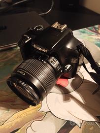 Canon EOS 1100D con obbiettivo 18-55mm 