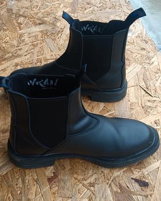 stivaletto nero