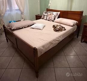 Arredamento per camera da letto in legno massello
