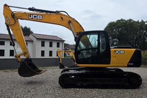 NOLEGGIO E VENDITA ESCAVATORE CINGOLATO JCB JS180 
