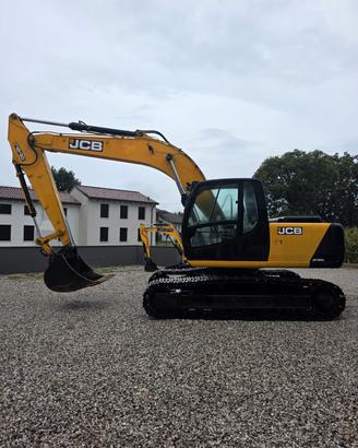 NOLEGGIO E VENDITA ESCAVATORE CINGOLATO JCB JS180 