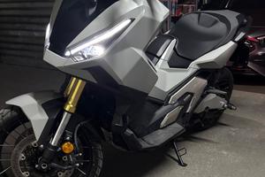 Xadv 750