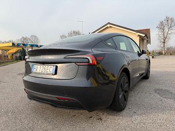 Tesla Model 3 2025 Standard Range Premium