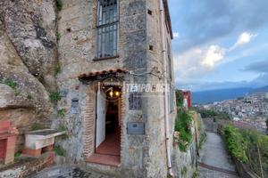 SOLUZIONE SEMINDIPENDENTE CON VISTA PANORAMICA A M