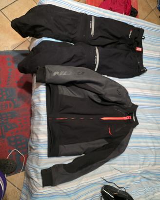 Abigliamento moto