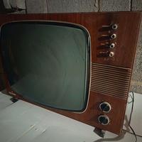 Tv General Electric bianco e nero