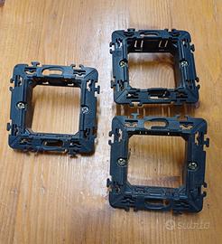 3 SUPPORTi PLACCHE BTICINO L4702G  LIVING INTERNAT