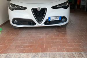 Alfa romeo strelvio