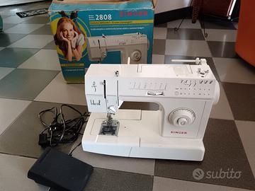 Macchina da cucire Singer 2808 con scatola