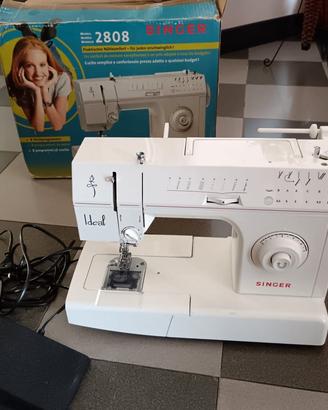 Macchina da cucire Singer 2808 con scatola