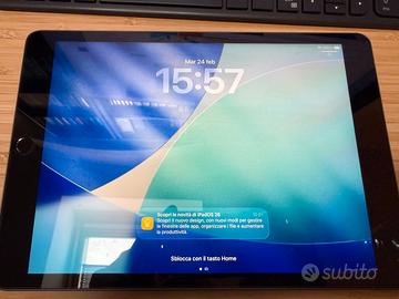 IPad 9 64GB WIFI Space Grey perfetto con accessori