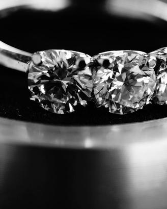 Anello Trilogy Oro Bianco - 1.50 ct Totali -