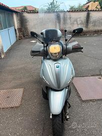 Beverly 350