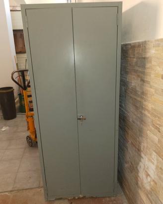 armadio metallico