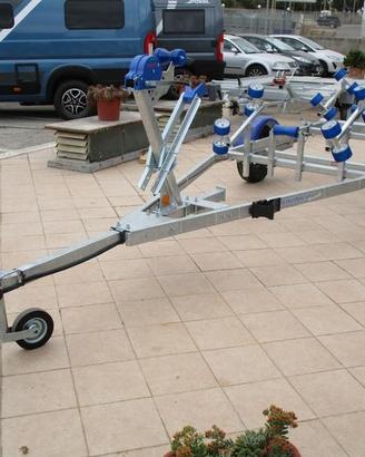 Porta barca 750kg per patente B anche con camper