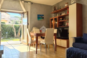2 LOCALI A SANTA MARINELLA