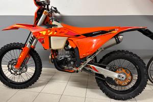 KTM 500 EXC F Six Days 2025 - 2 h totali