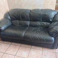 Divano in pelle nera