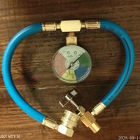 Tubo ricarica aria condizionata con manometro