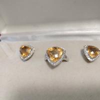 Set di anello con orecchini 