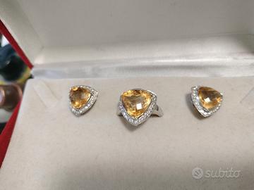 Set di anello con orecchini 