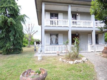 VILLA SINGOLA A PIEVE PORTO MORONE
