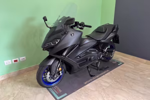 Yamaha TMAX 560 - Garantito e finanziabile