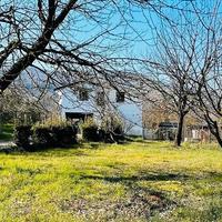 Villeta indipendente con giardino