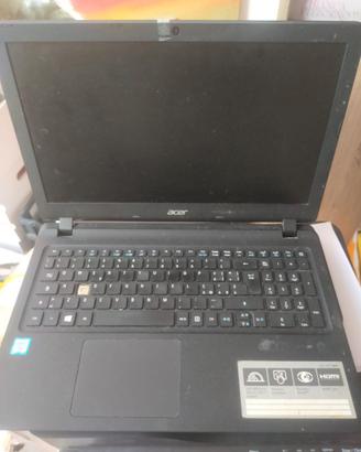 AcerAspire, i3, 4 GB RAM, 222 GB HD,Win 10, 64 bit