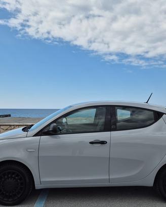 Lancia Ypsilon 1.0 FireFly 5 porte S&S Hybrid Ecoc