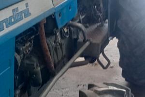 due trattori con attrezzatura 