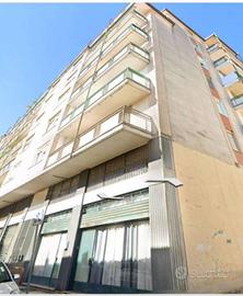 Immobile in asta di 80 m² a Varese