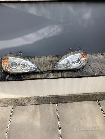 Fari anteriori Mercedes ml 270