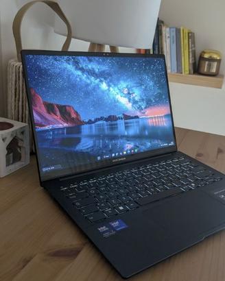 Asus Zenbook 14 OLED UX3405CA – Ultra 7 / 32GB RAM