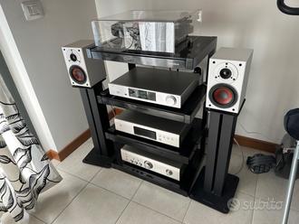 Impianto Hi-Fi completo con mobile e stand  			
