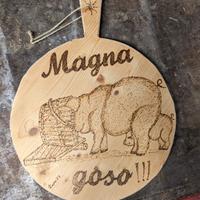 Tagliere con accessori in legno fatti a mano 